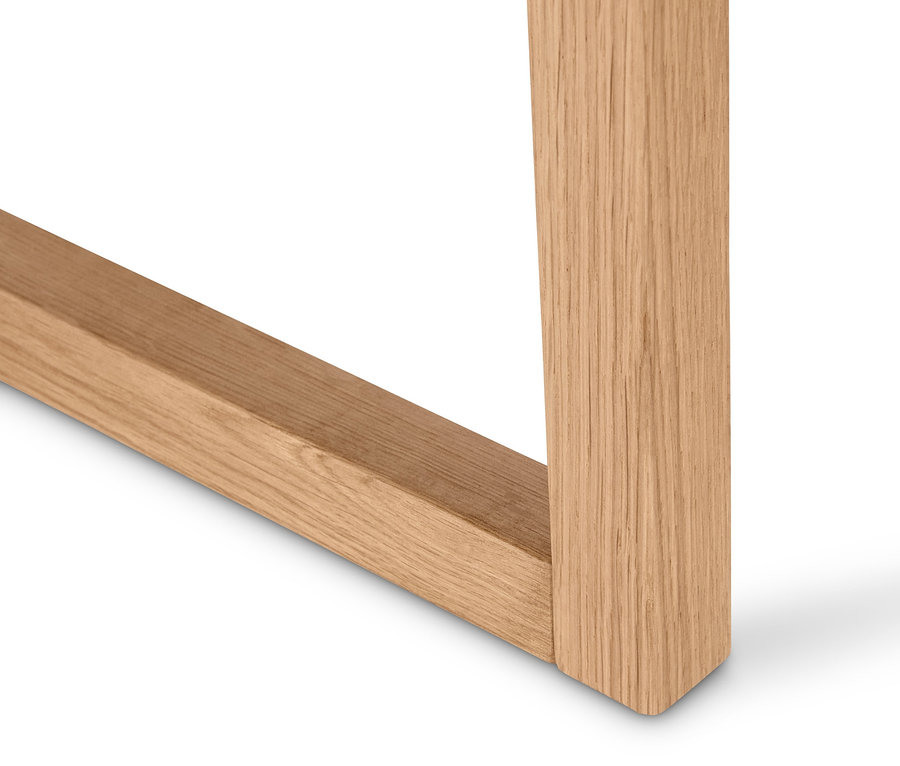 Detalle nogi okrągłego stolika.