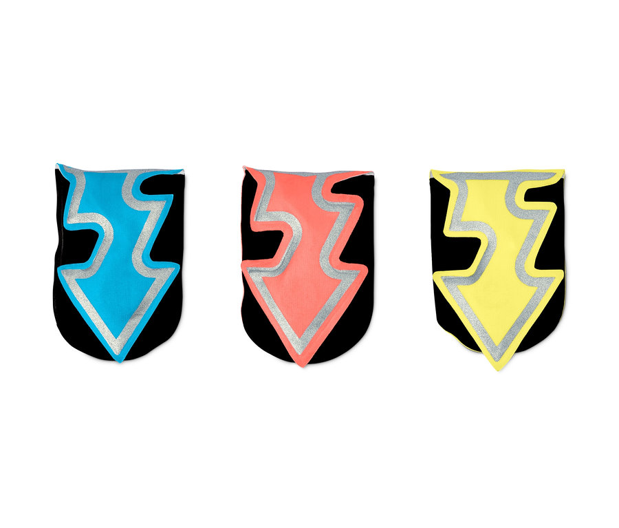 Trzy magnetyczne lampki LED »Błysk« w kolorze niebieskim, czerwonym i żółtym.