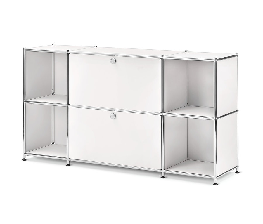 Biała szafka typu sideboard „CN3” z 2 parami drzwi.