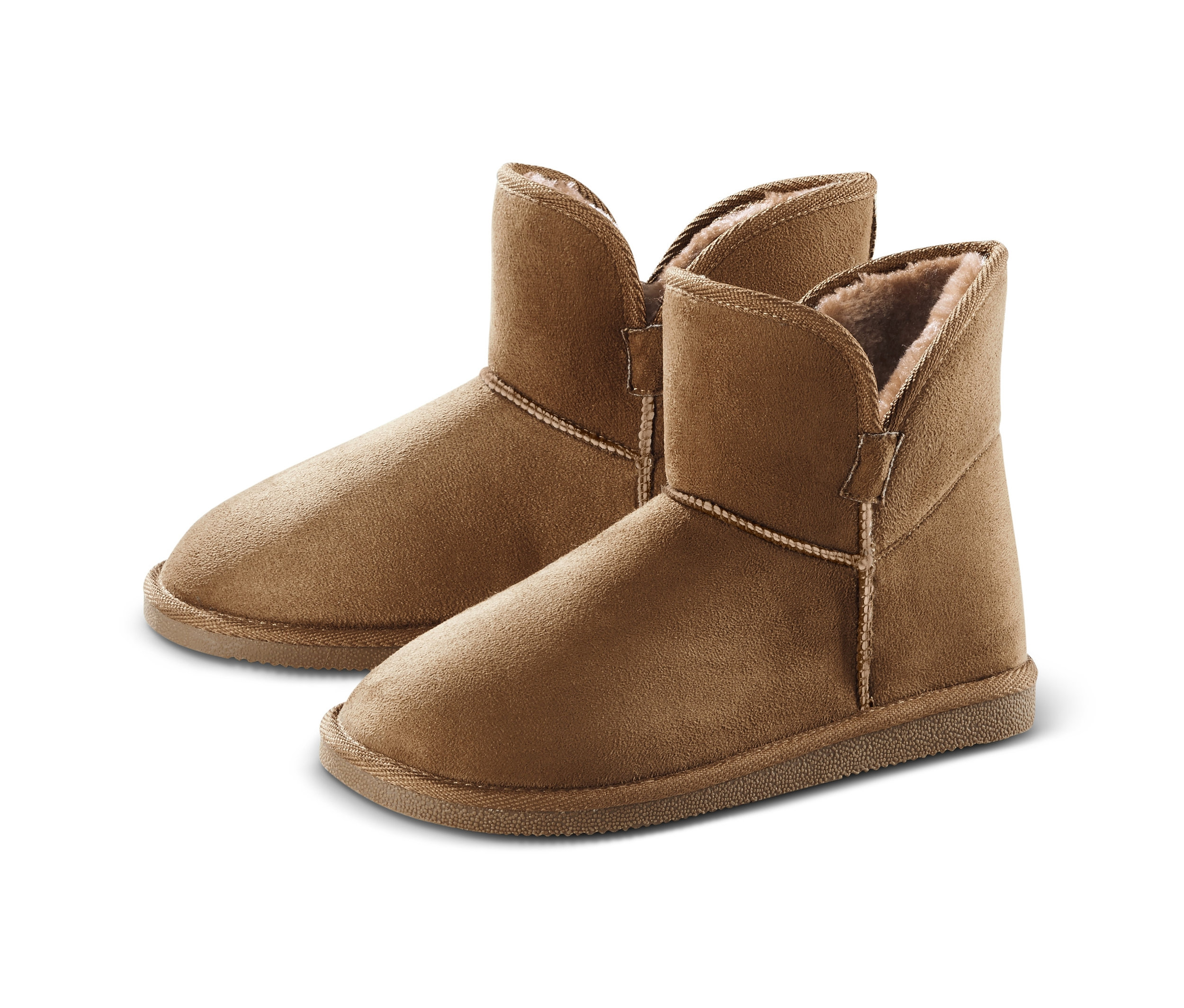 Dwa brązowe trzewiki na białym tle.