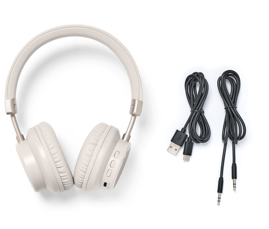 Jasnoszare słuchawki nauszne Bluetooth® i dwa czarne kable na białym tle.