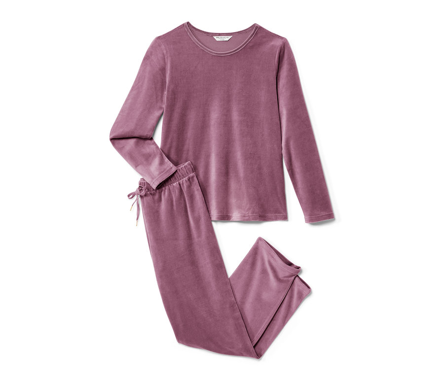 Piżama z weluru w kolorze liliowym.