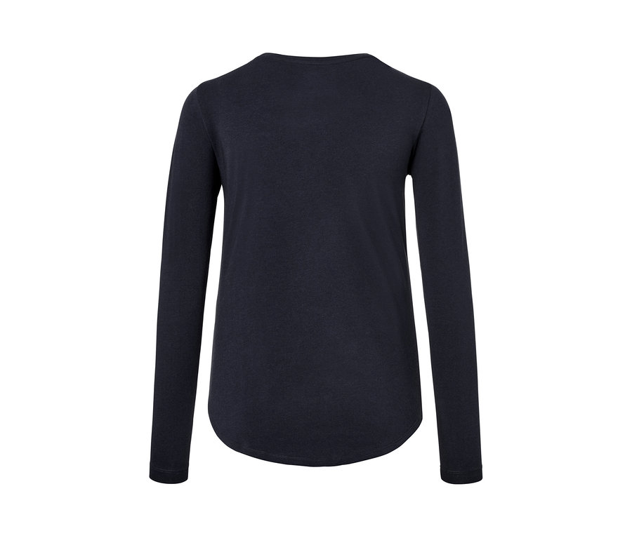 Granatowa koszulka sportowa z długim rękawem.