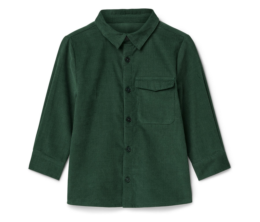 Zielona koszula sztruksowa leży na białym tle.