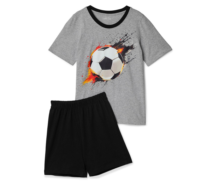 Szary T-shirt z motywem piłki nożnej i czarne szorty.