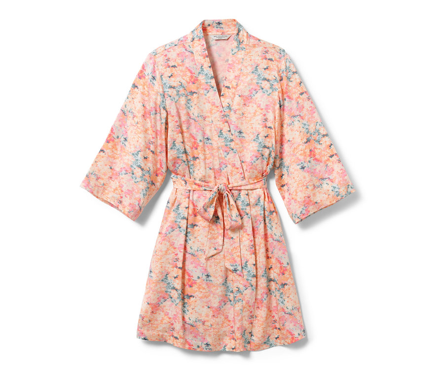 Kwiecisty szlafrok z paskiem.