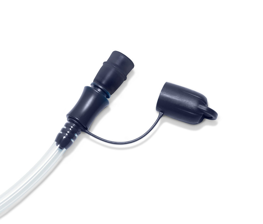 Szczegół niebieskiego zaworu i węża bukłaka, ok. 2 l.