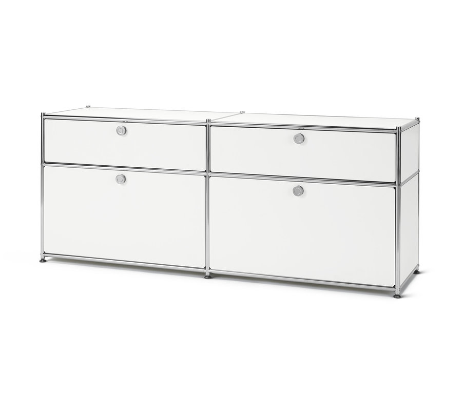 Biała szafka typu sideboard „CN3” z szufladami i drzwiami.
