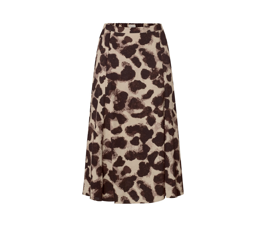 Wzorzysta spódnica midi w brązowy zwierzęcy wzór na beżowym tle.