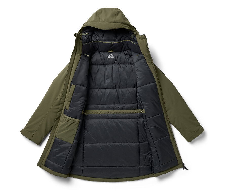 Zielona kurtka zimowa z kapturem i czarną pikowaną podszewką, rozpięta i pokazana od wewnątrz.