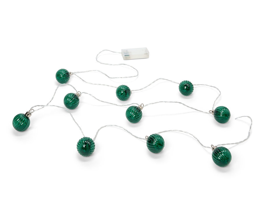 Łańcuch z dziesięcioma zielonymi kulkami i pojemnikiem na baterie na białym tle.