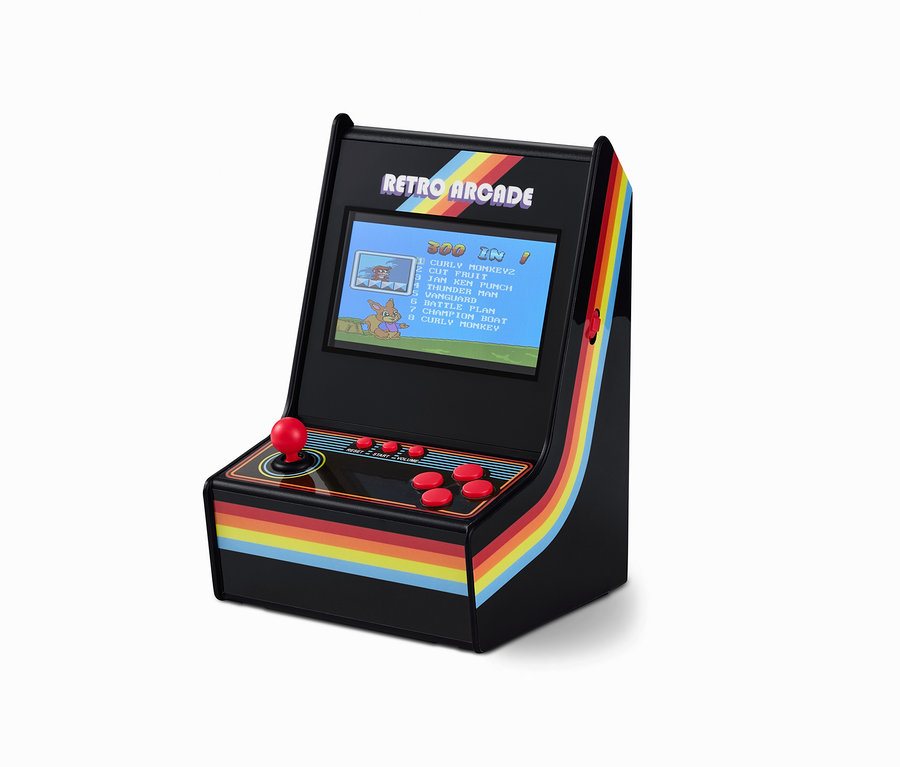 Miniaturowy automat do gry Arcade.