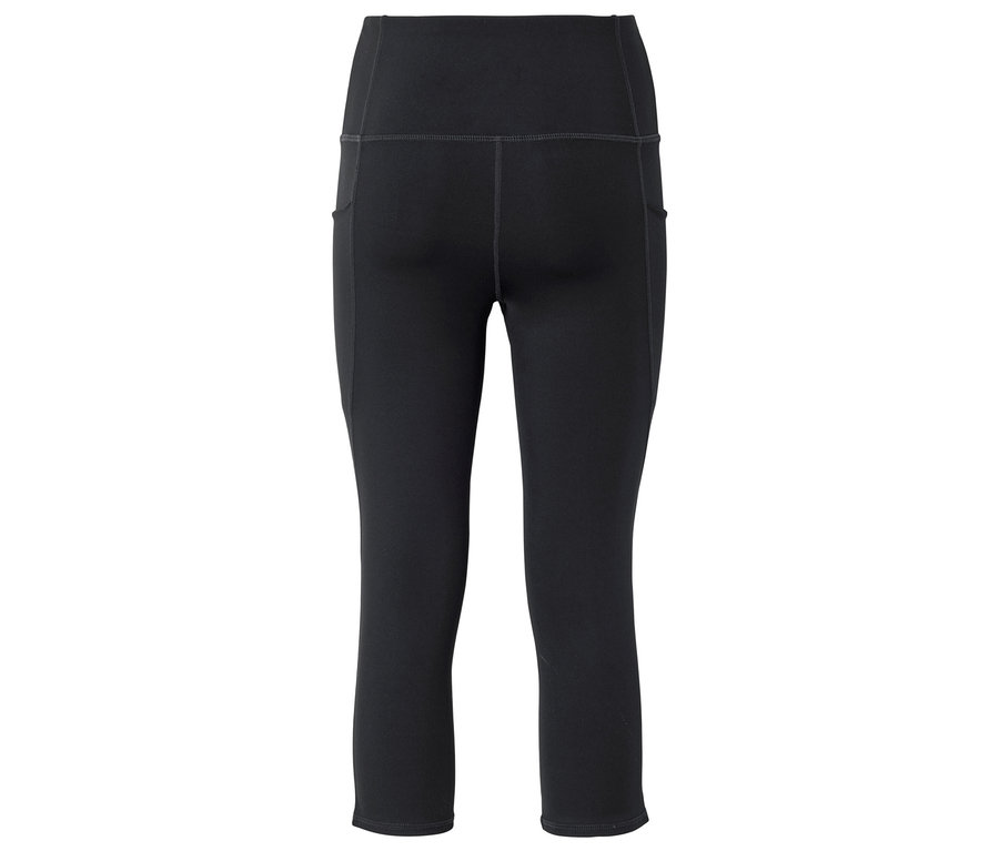 Czarne legginsy Capri z wysokim stanem i bocznymi kieszeniami.