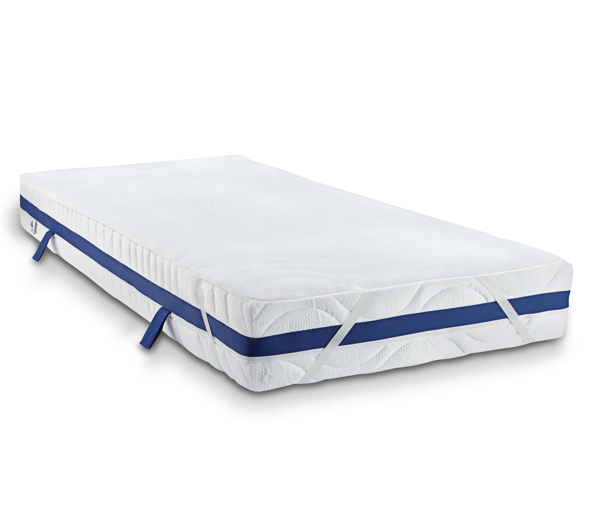 Biały ochraniacz na materac z niebieską lamówką i gumkami w rogach.