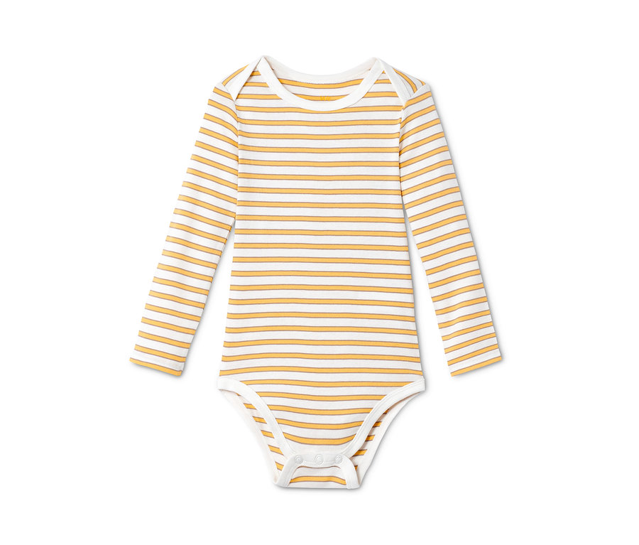 Żółto-białe body w paski z długim rękawem z 4-częściowego zestawu niemowlęcego z bawełny ekologicznej.