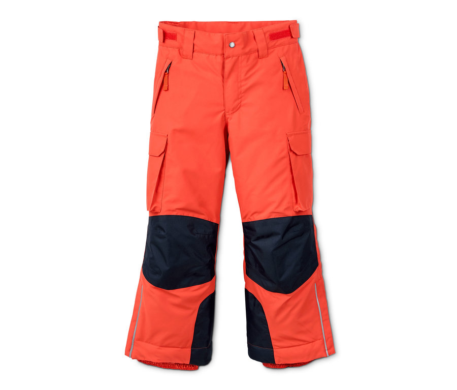 Pomarańczowe spodnie snowboardowe.