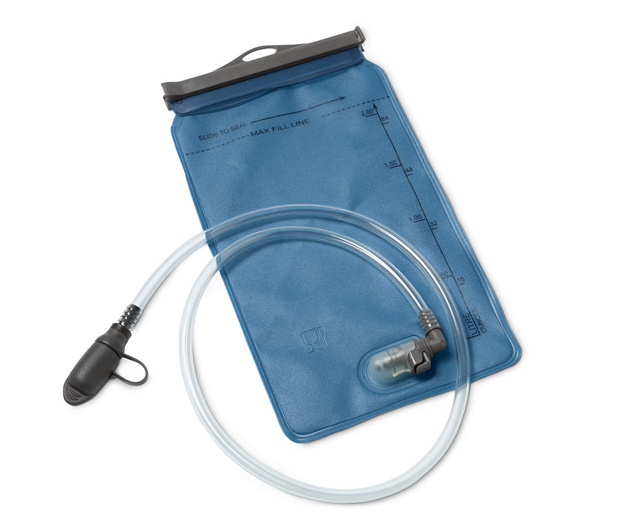 Niebieski bukłak, 2 l, z przezroczystym wężykiem.