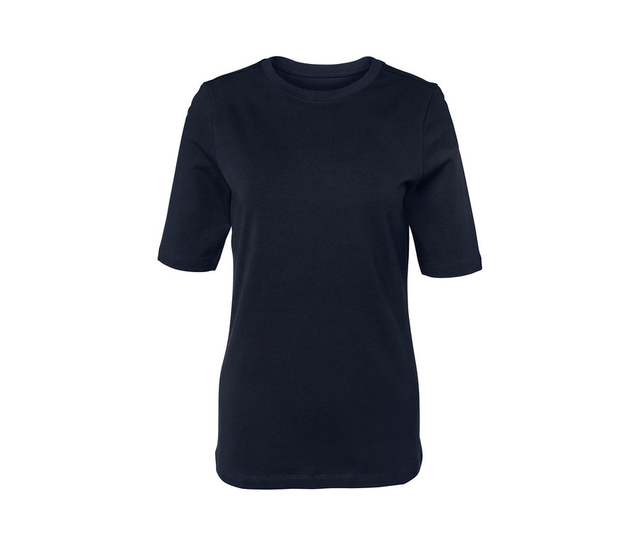 Granatowa koszulka z półdługim rękawem.