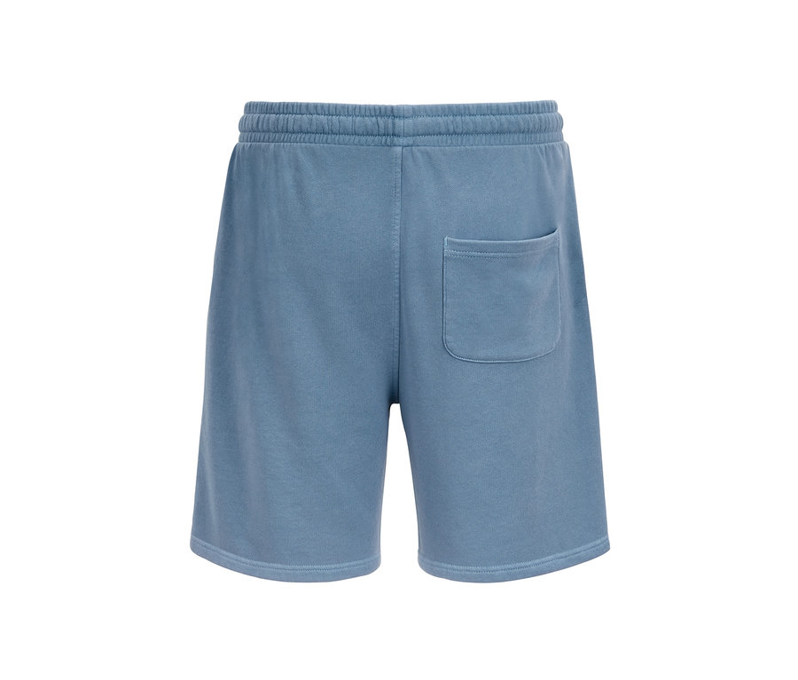Niebieskie krótkie spodnie dresowe z kieszenią z tyłu.