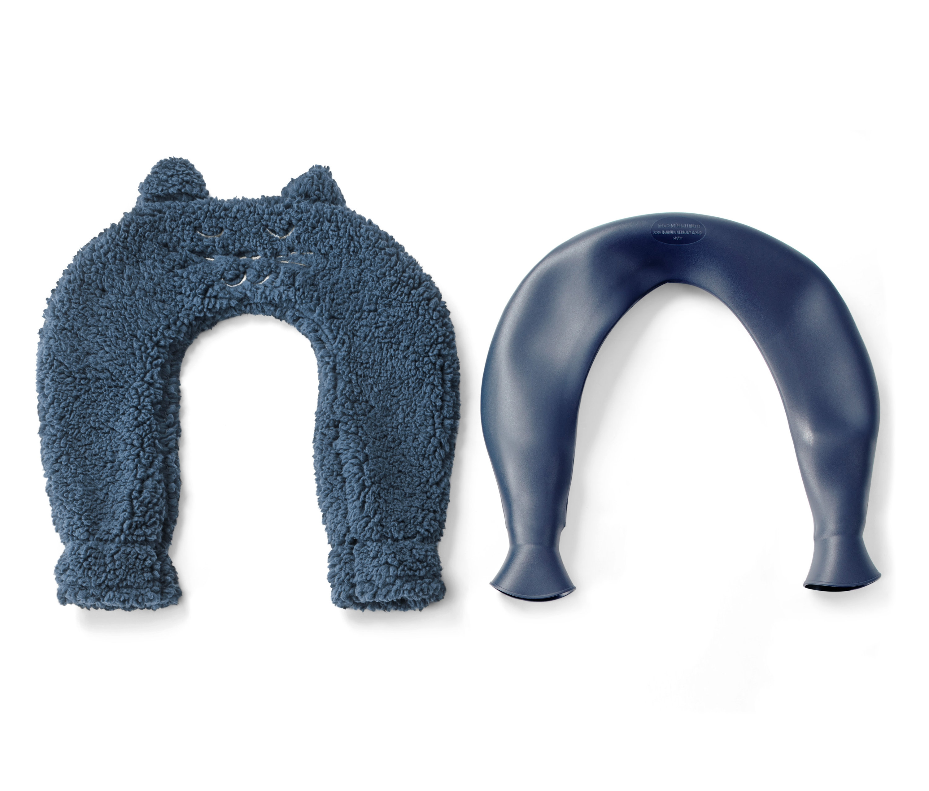 Niebieski termofor na barki »kotek« leży obok wkładu.