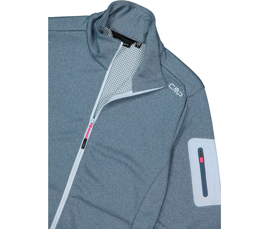 Zbliżenie szarej kurtki CMP z zamkiem błyskawicznym i kieszenią na rękawie.