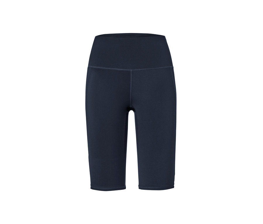 Zbliżenie na granatowe kolarki.