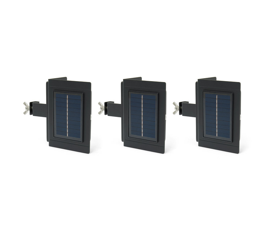 Trzy lampy solarne na rynnę dachową.