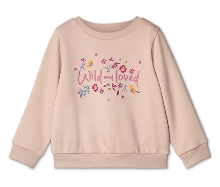 Beżowa bluza z napisem „Wild and loved” i motywami kwiatowymi na białym tle.