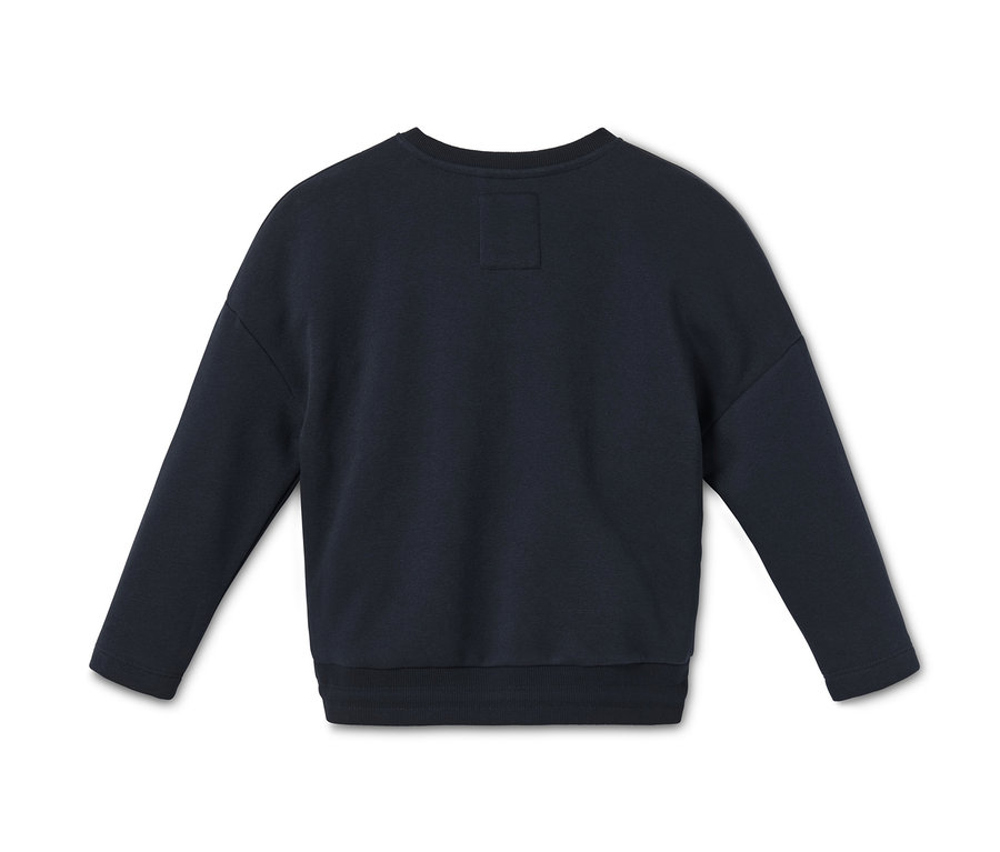 Granatowa bluza dresowa.