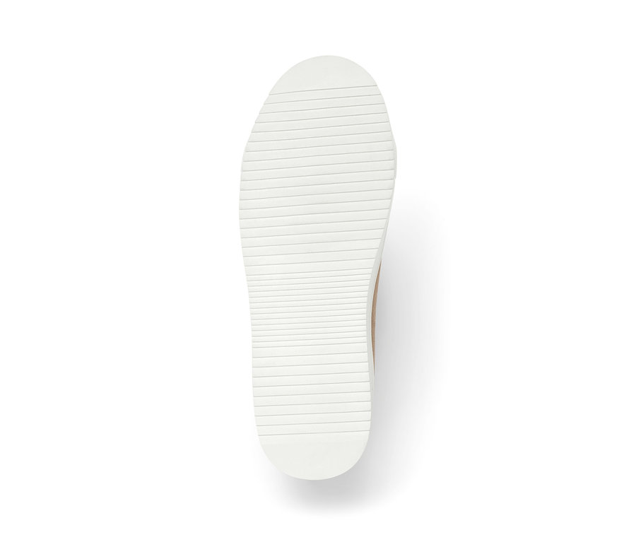 Podeszwa butów typu sneakers ze skóry welurowej z wyściółką.