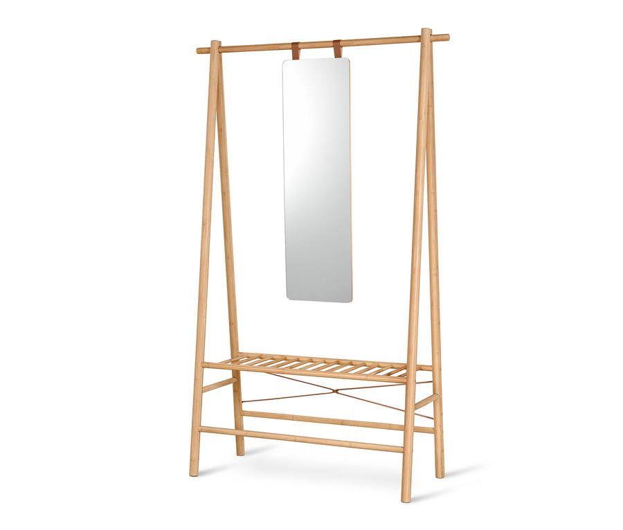 Lustro wolnostojące z drewnianą ramą i dolną półką.