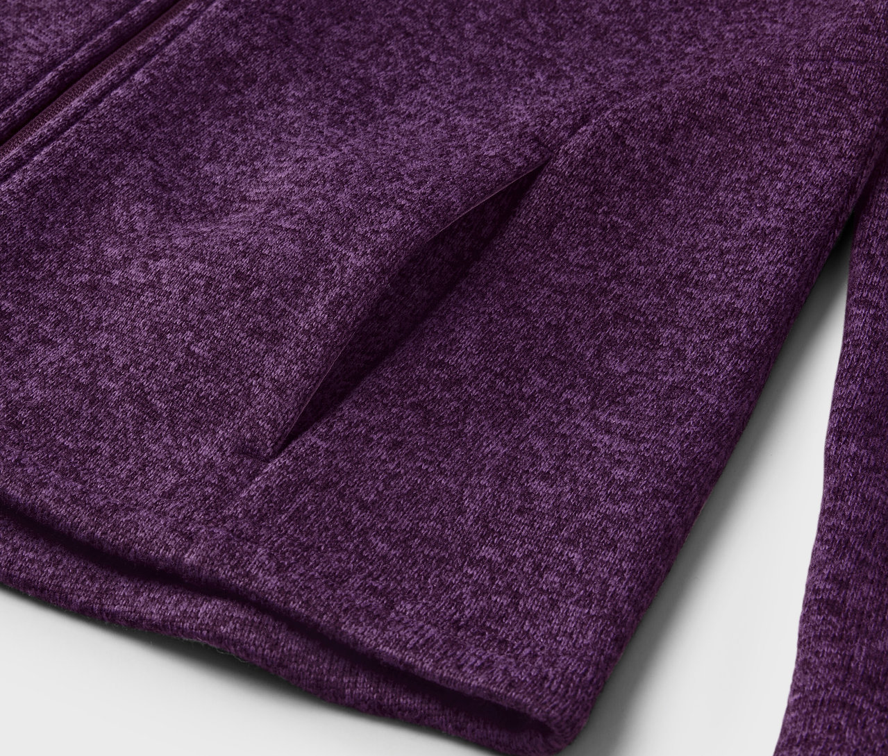 Szczegół damskiej kurtki polarowej Da.Strickfleece-Jacke, pflaume/lavendel.