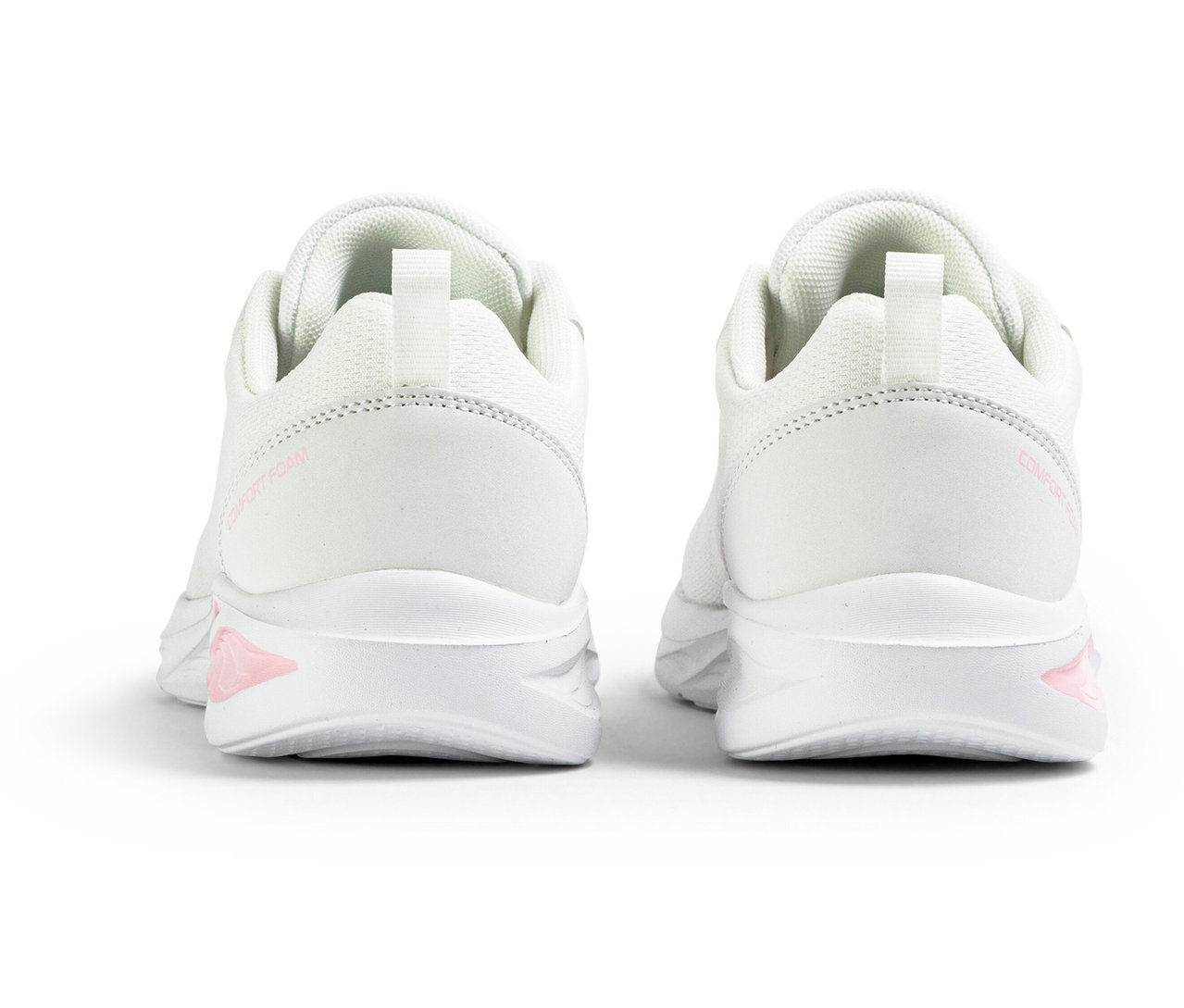 Widok z tyłu dwóch białych sneakersów damskich FILA Specctris.