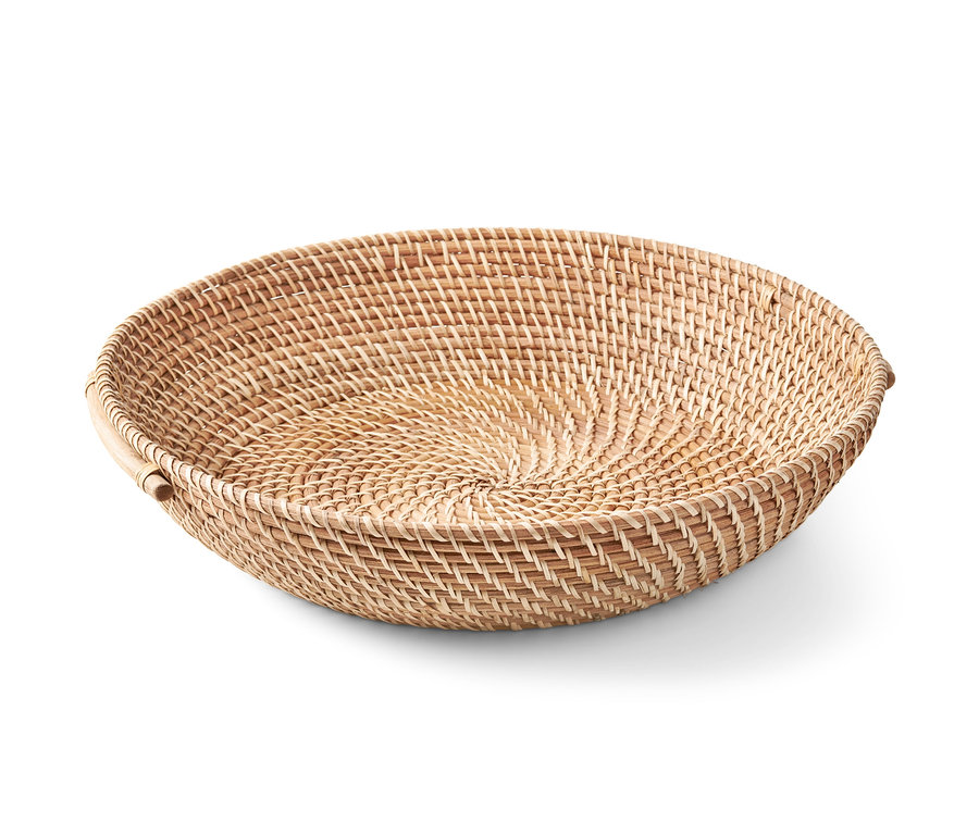 Rattanowy kosz na owoce w rozmiarze XXL.
