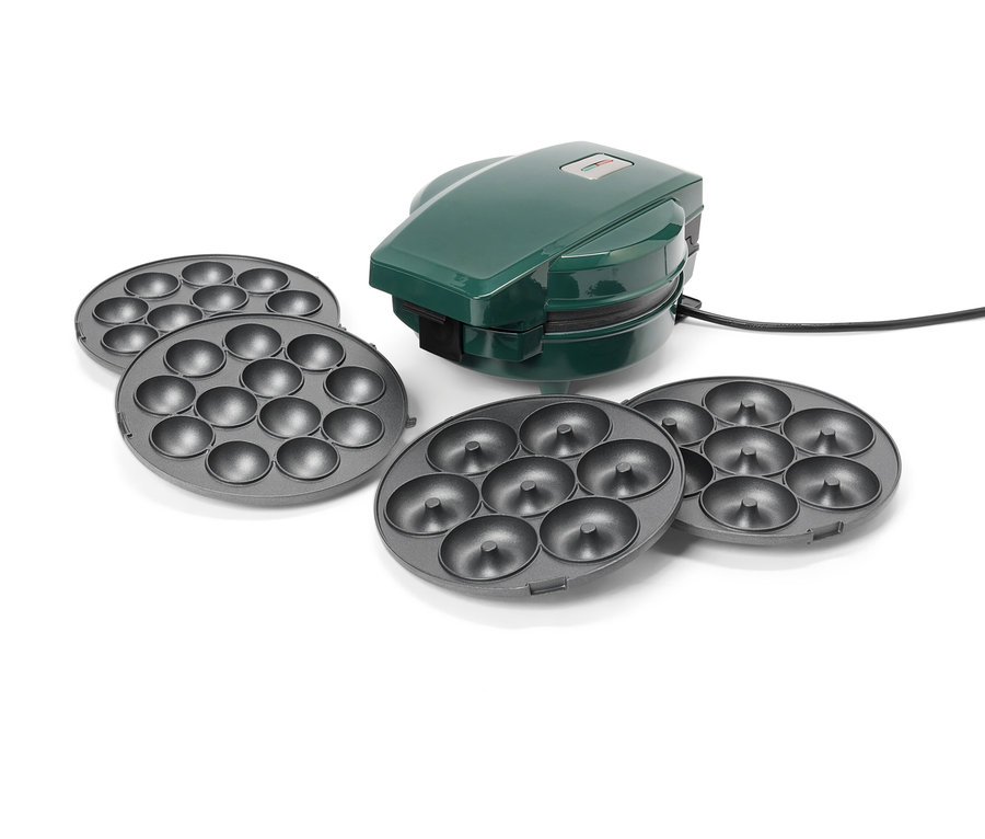 Zielony automat do pączków z czterema szarymi wymiennymi płytami do pączków na białym tle.