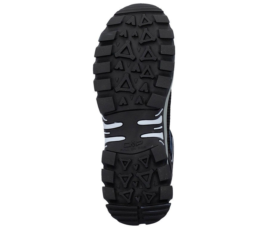Podeszwa czarnego buta trekkingowego z grubym bieżnikiem i technologią CMP FullOnGrip.
