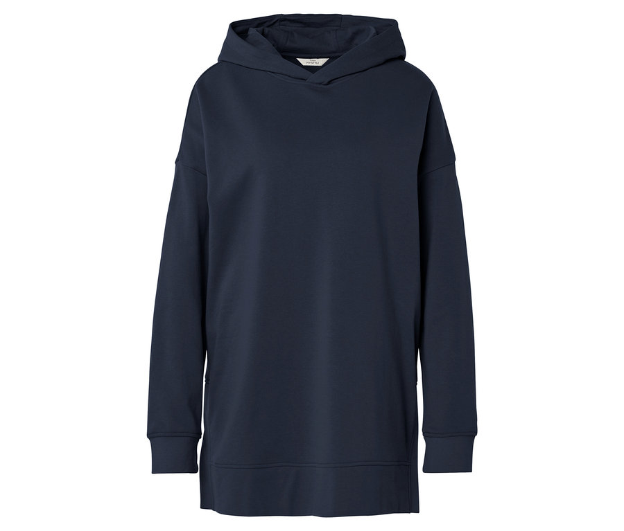 Granatowa bluza z kapturem na białym tle.