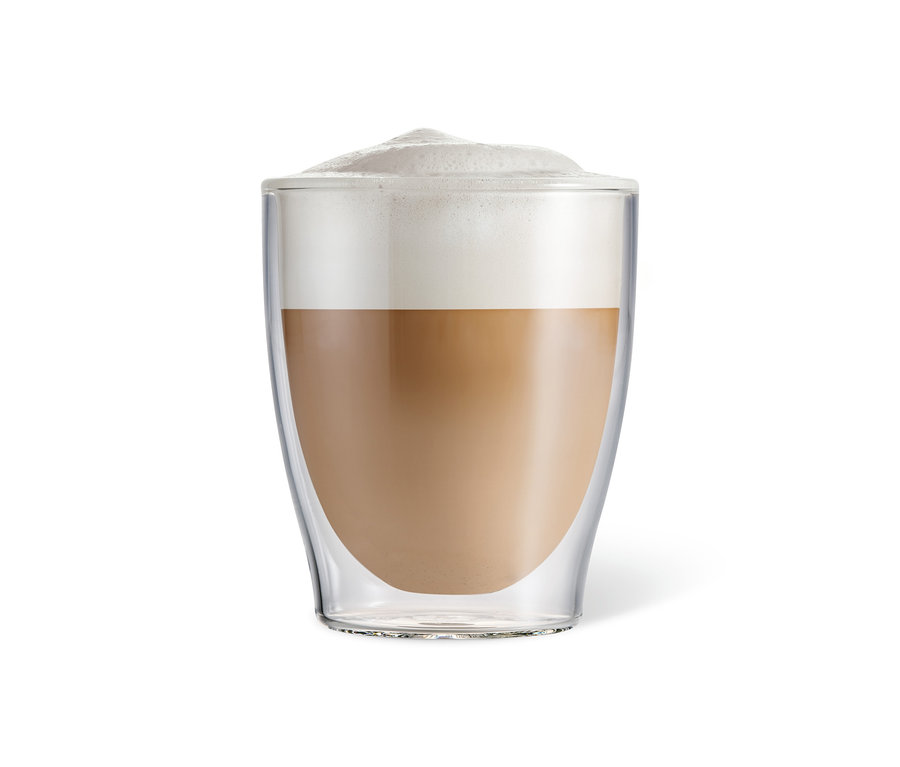 Kawa z pianką w szklance do caffè crema.