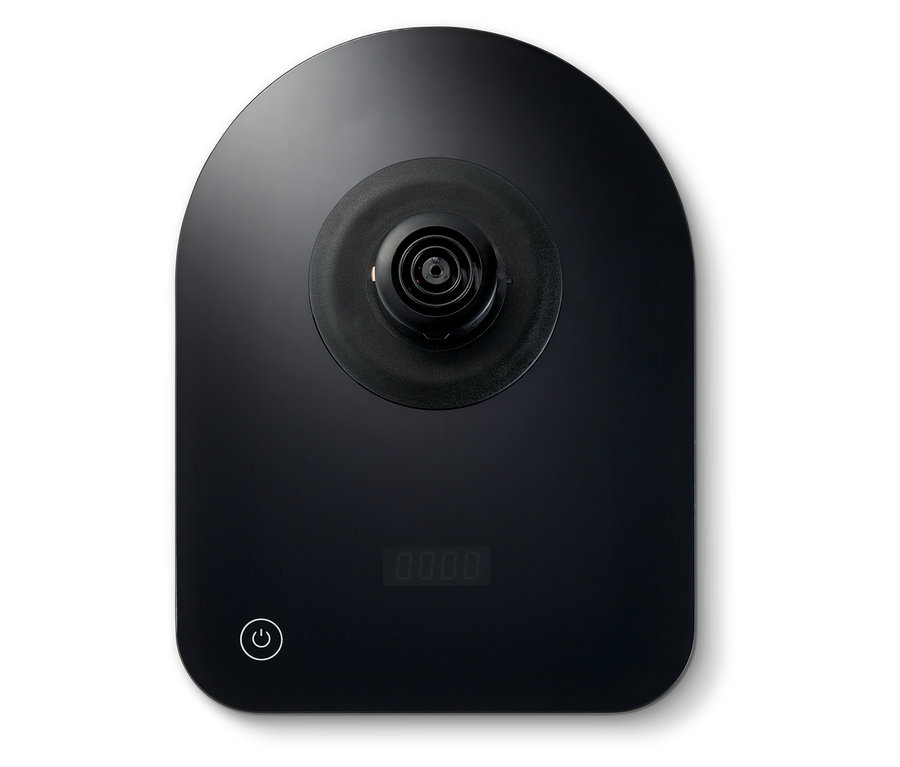 Szczegółowe zbliżenie z góry na czarny elektryczny czajnik typu konewka.