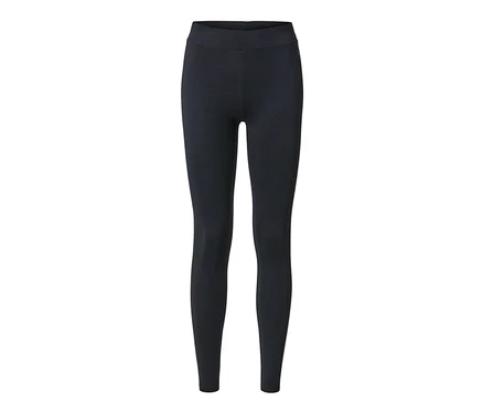 Czarne legginsy sportowe.