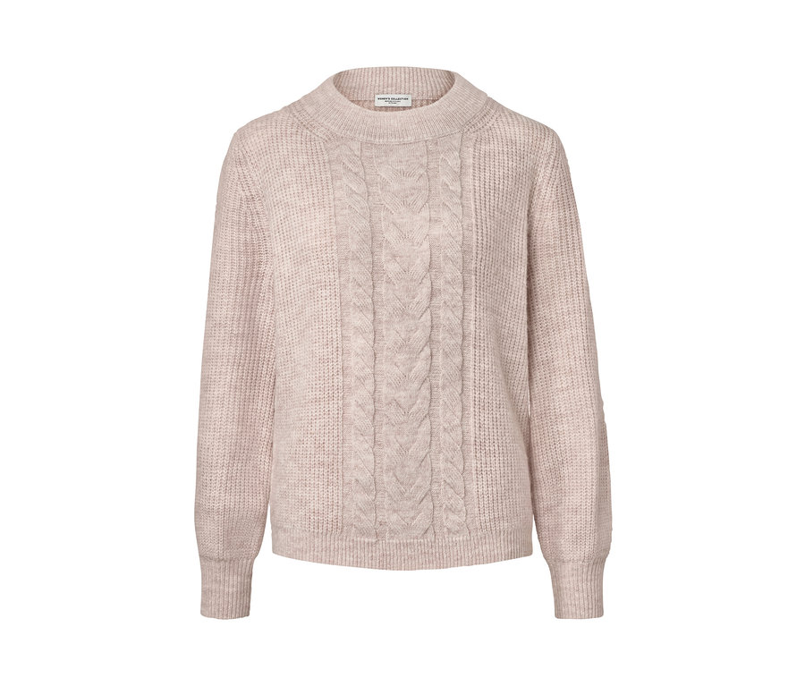 Sweter o grubym splocie z wzorem warkoczowym.