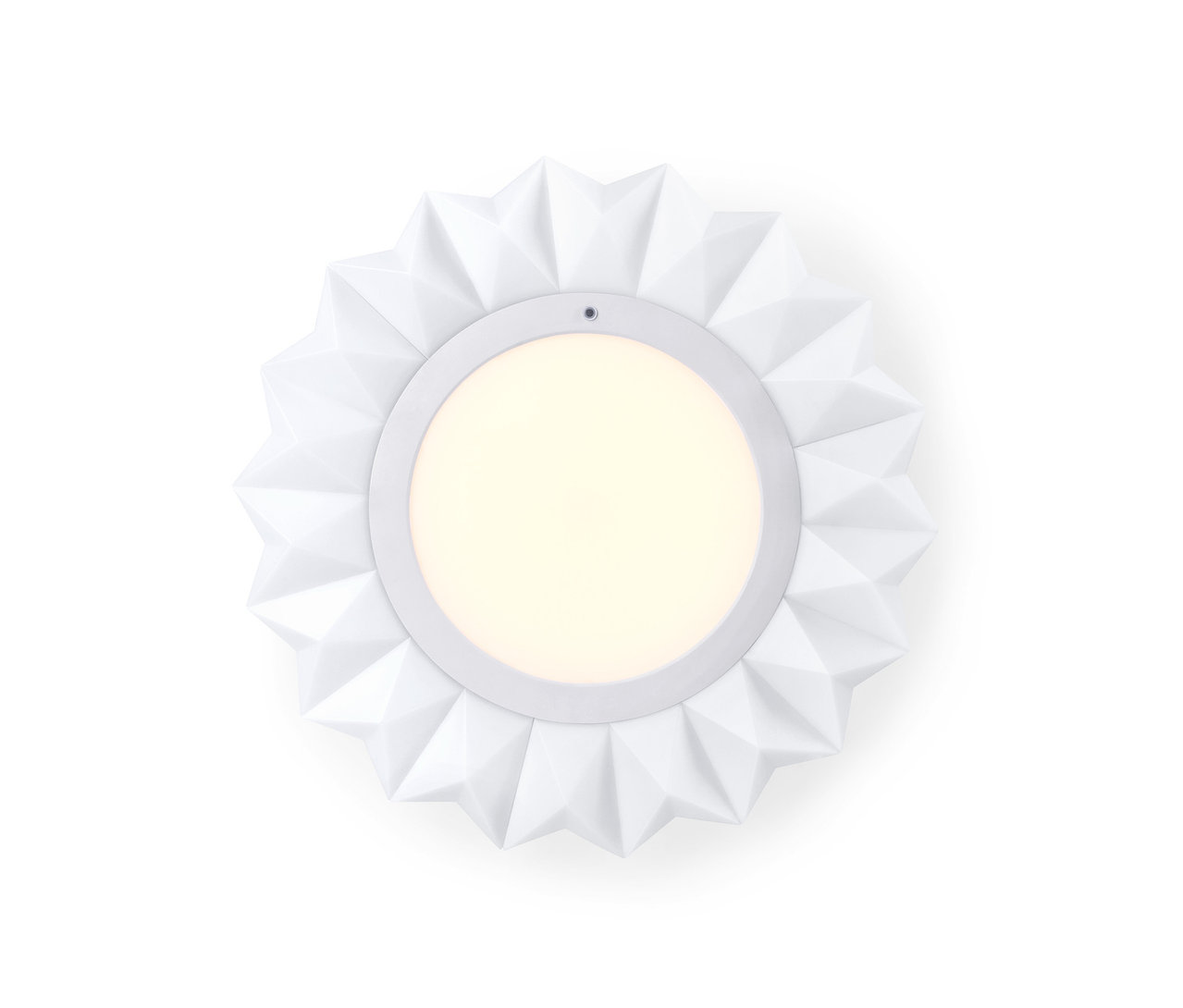 Biała lampa ścienna i sufitowa LED na białym tle.