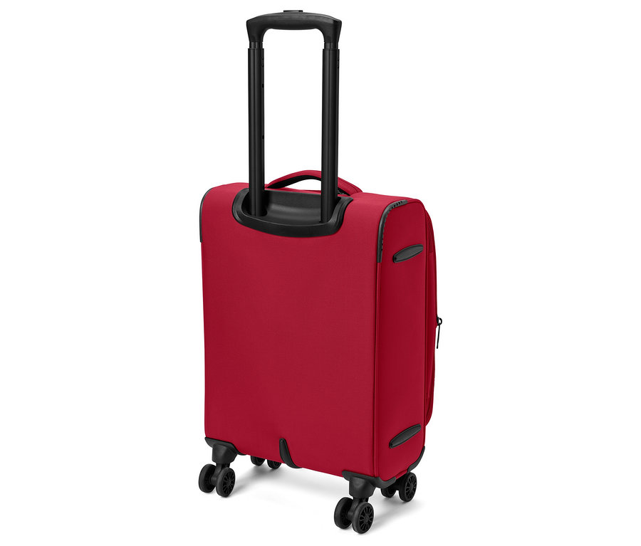 Czerwona walizka na kółkach z czarną rączką.