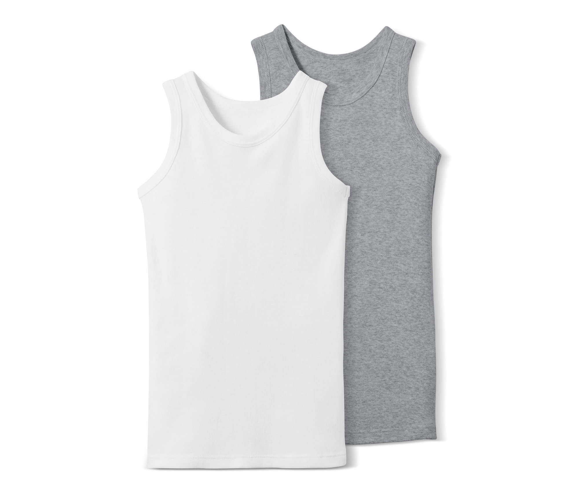 Dwa chłopięce podkoszulki na ramiączkach, biały i szary, leżą obok siebie.