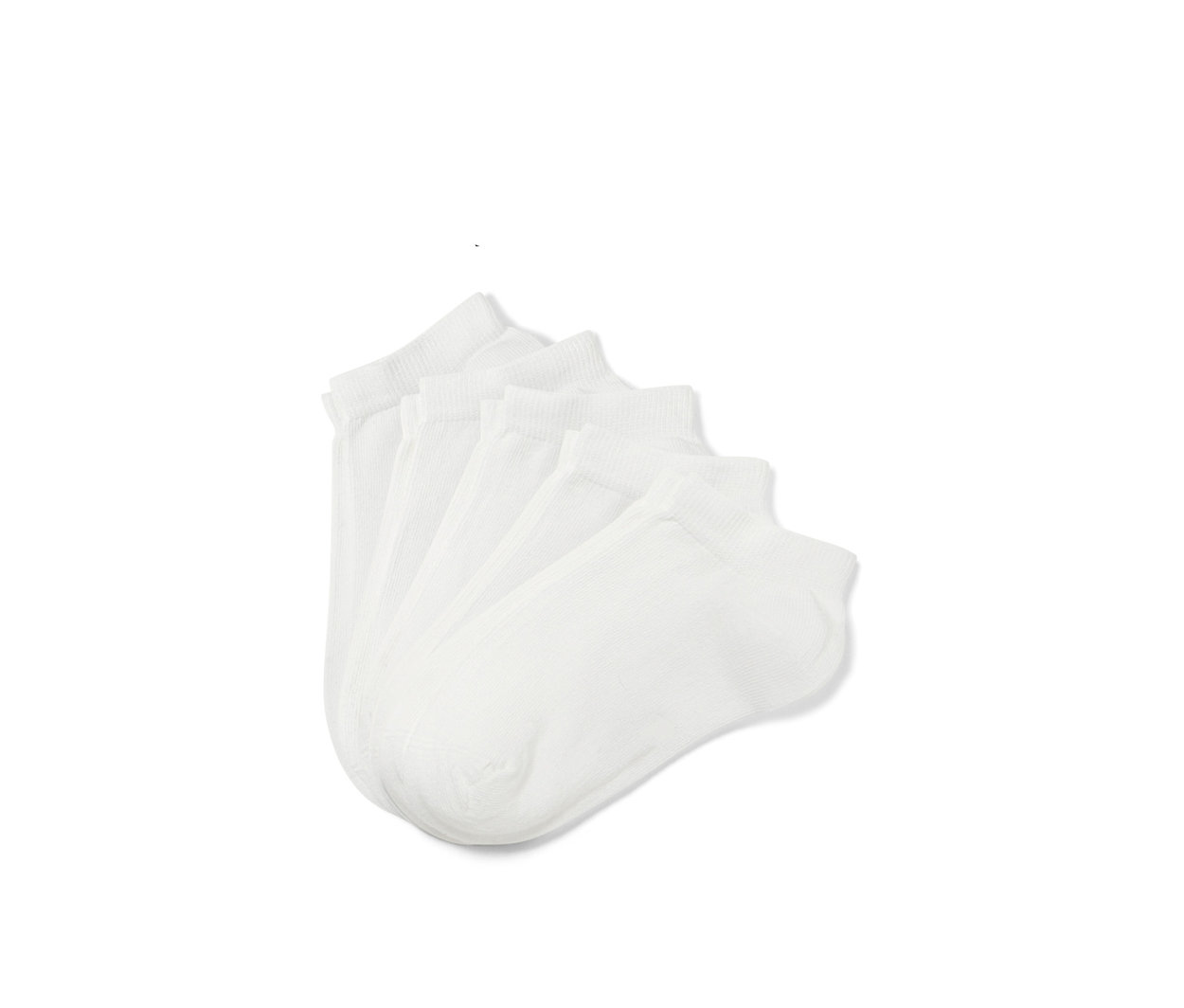 Pięć par białych skarpet stopek leży jedna na drugiej.