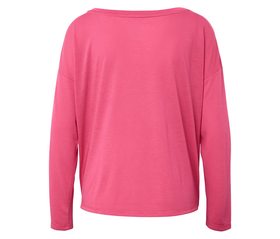 Widok z tyłu różowej bluzki damskiej z długim rękawem.