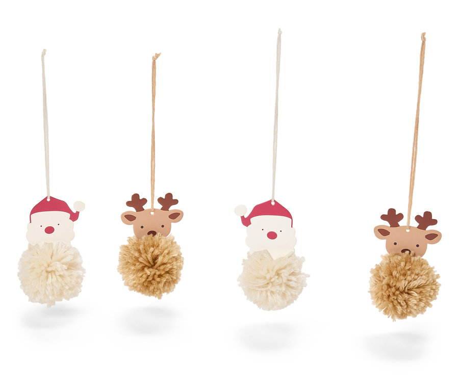 Cztery ozdoby świąteczne, dwie z motywem Świętego Mikołaja i dwie z motywem renifera, wiszą na białym tle.