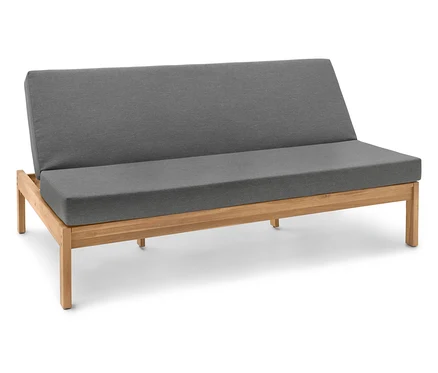 Szara sofa z drewnianą ramą.