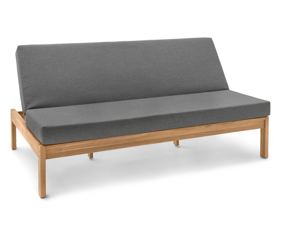 Szara sofa z drewnianą ramą.