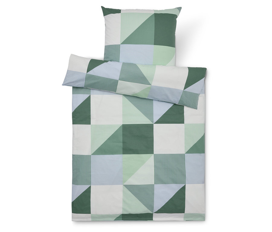 Zestaw pościeli z geometrycznym wzorem w kolorach zielonym, niebieskim i białym.